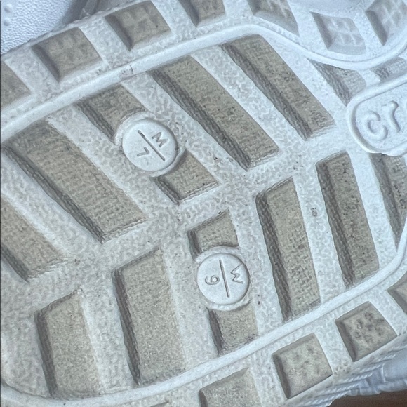 CROCS Womens White Fleece-Lined - Picture 13 of 14